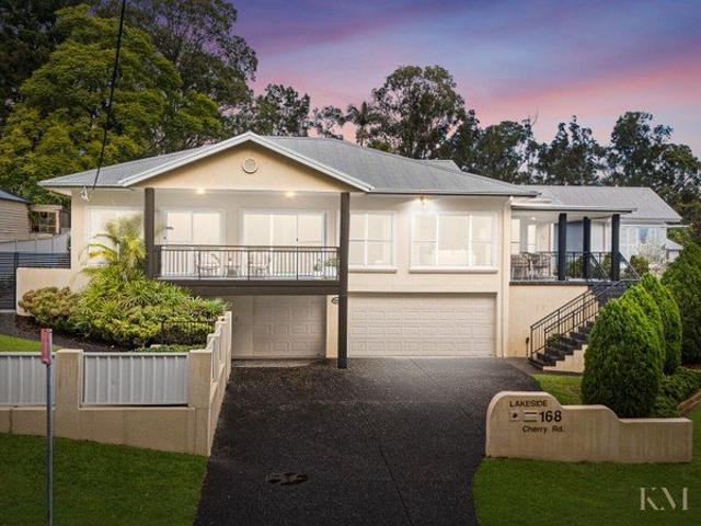 Elegance and Prestige with Lake Views, Walk to Waterfront Pathways