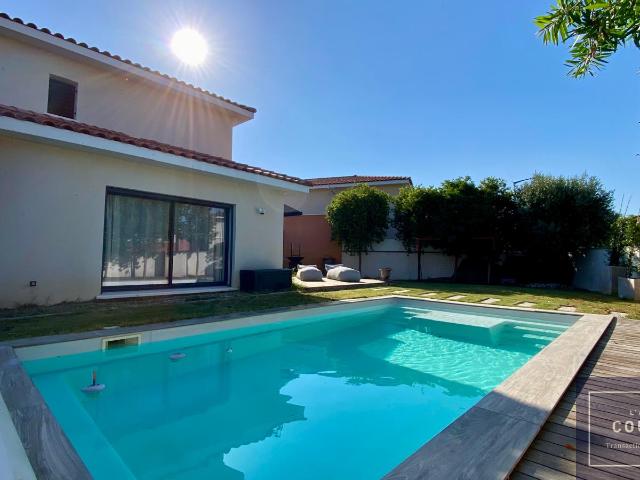 VILLA CONTEMPORAINE AVEC PISCINE À VILLENEUVE LÈS MAGUELONE
