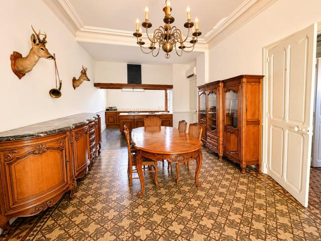 Élégance et caractère: Maison de 1850 avec jardin et garage. 145m² Avignon