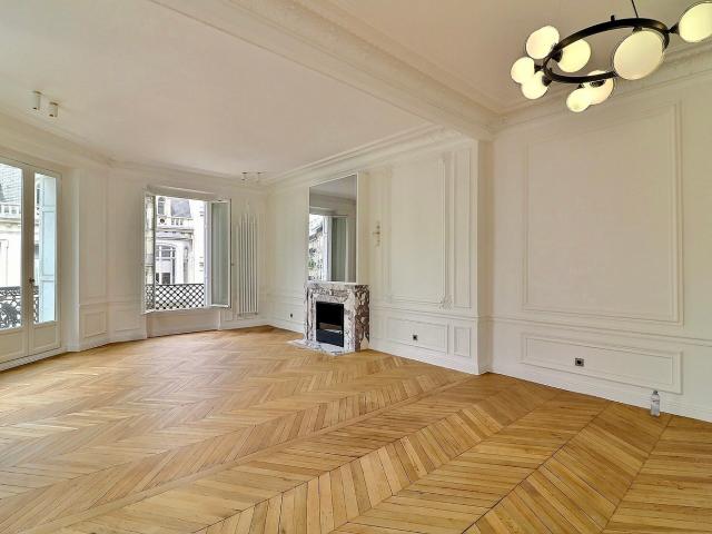 ELEGANCE ET RAFFINEMENT