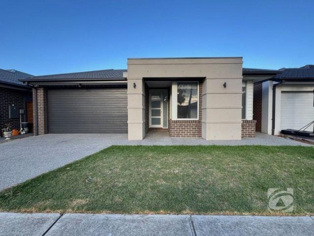 ELEGANCE IN CLYDE NORTH