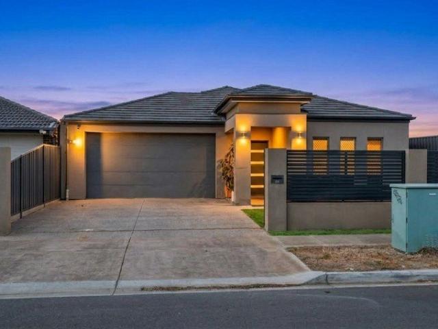 Elegance in Enfield!