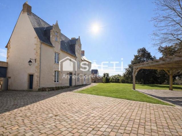 Élégance intemporelle & art de vivre – Presbytère d'exception à Coulans sur Gée 72550