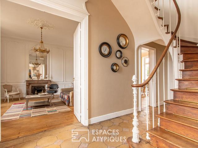 Elégance intemporelle: Maison de Maître au pied du Château 261m² Durtal