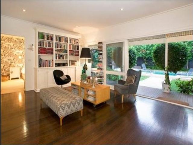 ELEGANCE, STYLE AND STUNNING POOL