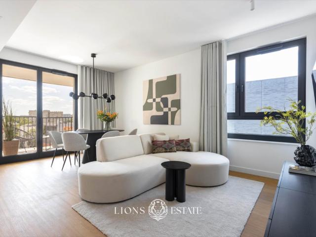 Elegancki 4 pokojowy apartament z klimatyzacją i miejscem garażowym