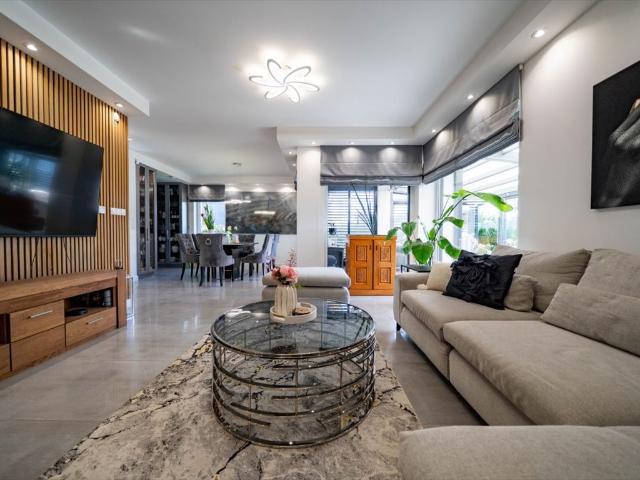 Elegancki bliźniak premium 166 m² z ogrodem i tarasem