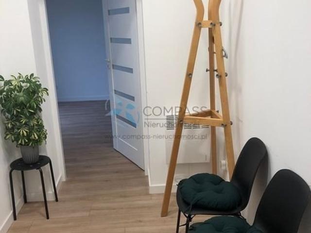 Elegancki lokal biurowy 8 m2 z recepcją i parkingiem