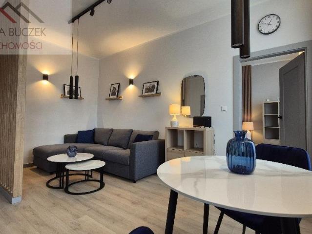 Eleganckie 2 pokoje po remoncie, centrum, cisza, pełne wyposażenie