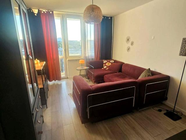 Eleganckie 3 pokoje, meble, balkon Warszawa, Stara Praga