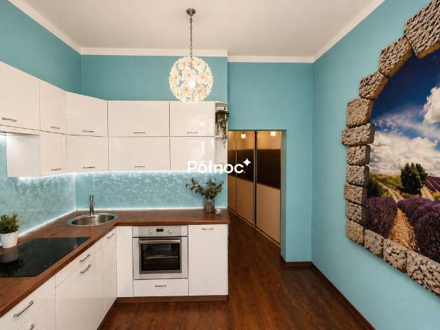 Eleganckie 73 m² na parterze, prywatna klatka, antresola
