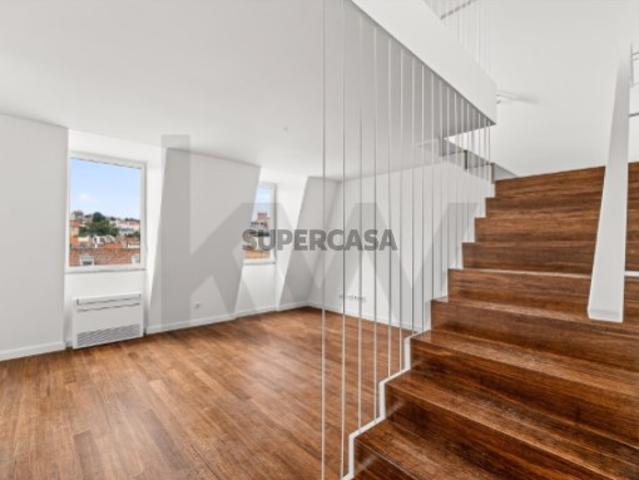 Elegância Contemporânea em Edifício de Charme | T3 Duplex