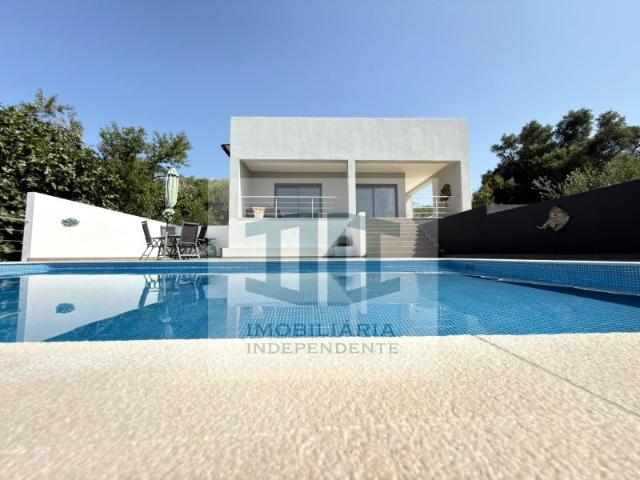 Elegância Contemporânea entre a Serra e o Céu do Algarve