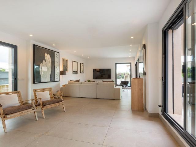 Elegancia Contemporánea se Encuentra con el Confort Familiar. 630m² Palma de Mallorca