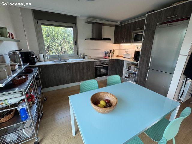 Elegancia, amplitud y privacidad, Un chalet único con ascensor en Mompía