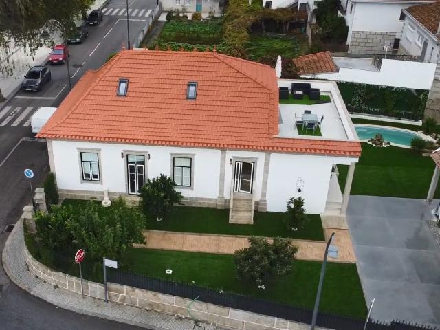 Elegância e charme de uma casa tradicional no coração de Valpaços