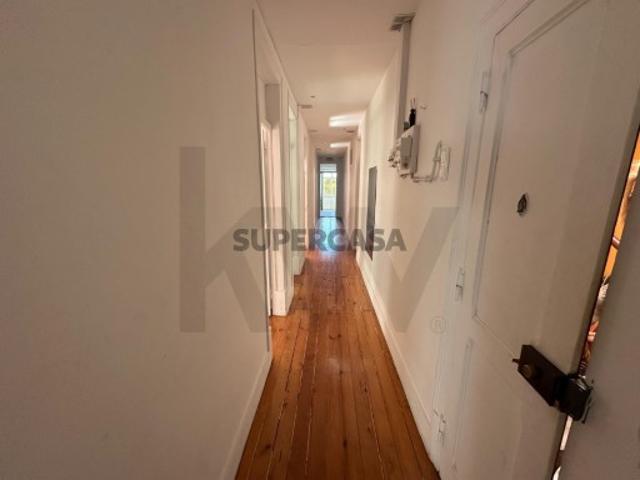 Elegância e Charme no Coração das Amoreiras Apartamento T5