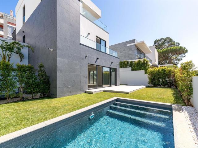 Elegância e Conforto: Moradia T4 com Piscina e Jardim Privat. 286m² Cascais e Estoril