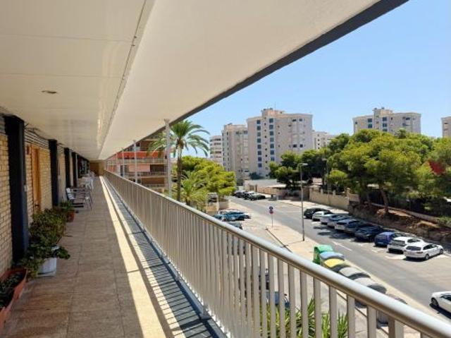 ELEGANCIA MEDITERRÁNEA A POCOS METROS DE LA ARENA DORADA