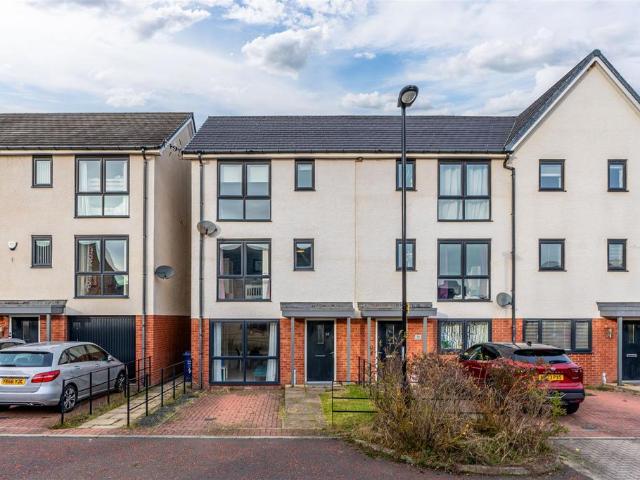 Elemore Close, Great Park, NE13 3 bed townhouse to rent £1,300 pcm £300 pw