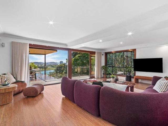 'Elenore' Luxury Coastal Sanctuary with Ocean Views on Currumbin Hill