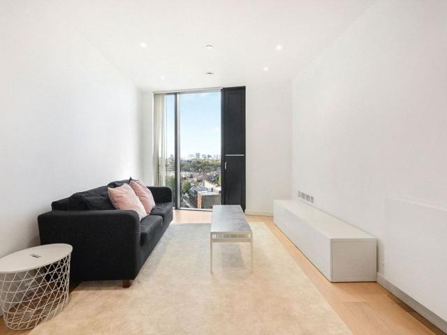 Elephant And Castle, London SE1, 1 bed flat to rent, £2,600 pcm | PrimeLocation
