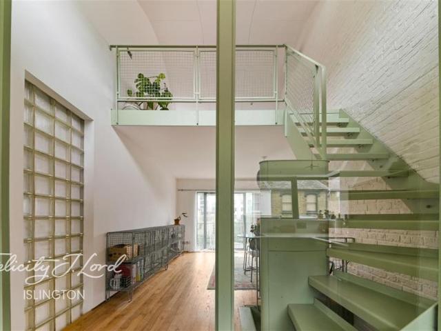 Elfort Road, Islington, N5 2 bed flat to rent £3,298 pcm £761 pw