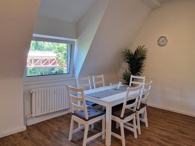 Elfriede 5/1: fashionable quiet home in GE for rent, Gelsenkirchen Amsterdam Apartments for Rent