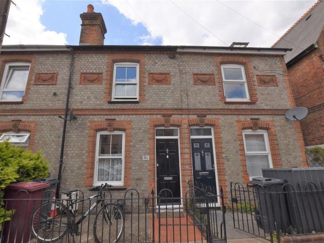 Elgar Road, Reading RG2, 2 bed terraced house to rent, £1,595 pcm | PrimeLocation