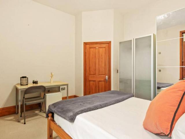 Elgin Avenue, London W9 1 bed in a house share to rent £2,000 pcm £462 pw