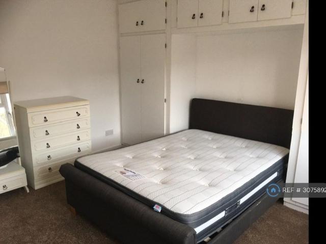 Elgin Close, Stourbridge, DY8 1 bed in a house share to rent £545 pcm £126 pw