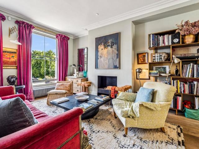 Elgin Crescent, London, W11 2 bed terraced house to rent £10,500 pcm £2,423 pw