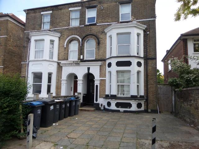 Elgin Road, Croydon CR0 2 bed flat to rent £1,575 pcm £363 pw