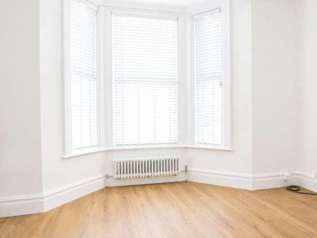Elgin Road, Wallington, SM6