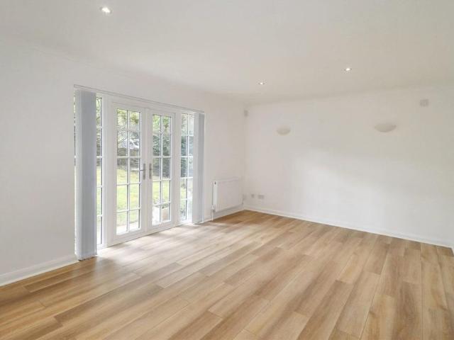 Elgin Road, Weybridge