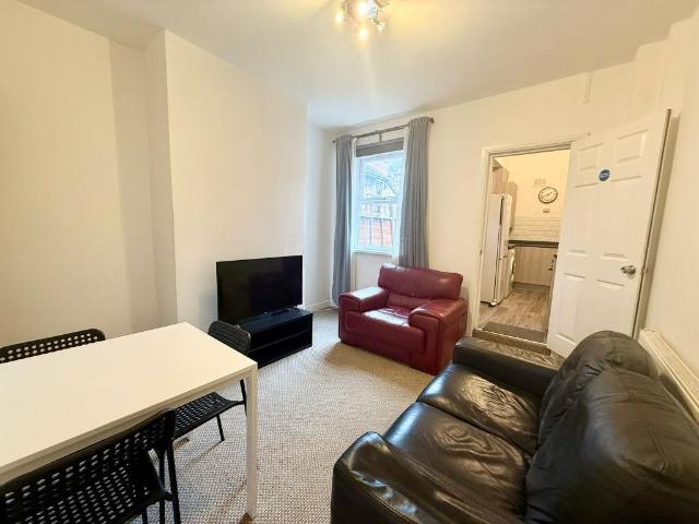 Elgin Street, Stoke On Trent ST4 3 bed house share to rent £1,040 pcm £240 pw