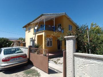Elit Emlak Müstakil 2 Katlı Bahçeli 1,100 M2 Arsa