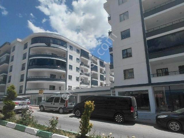 Elit Emlaktan Merkezde Geniş Kiralık 1+1 Daire.