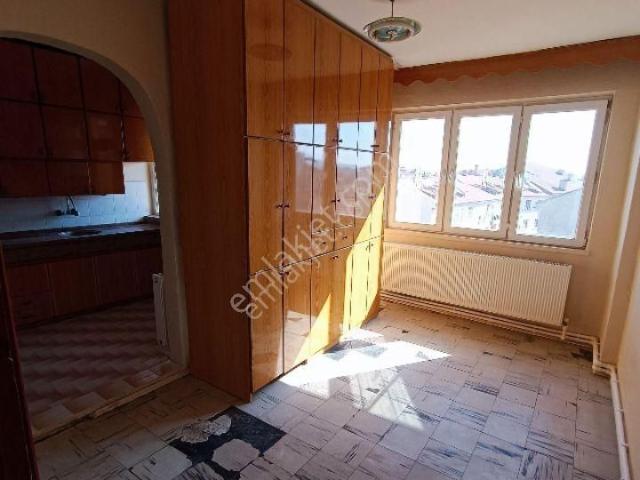 Elit Emlak'tan Satılık 3+1 Geniş Ferah Daire Çarsı Merkezde
