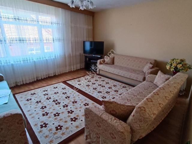 Elit Emlak'tan Satılık Müstakil Ev 2 Katlı 5+1 Bodrum Teras Bahçe Var