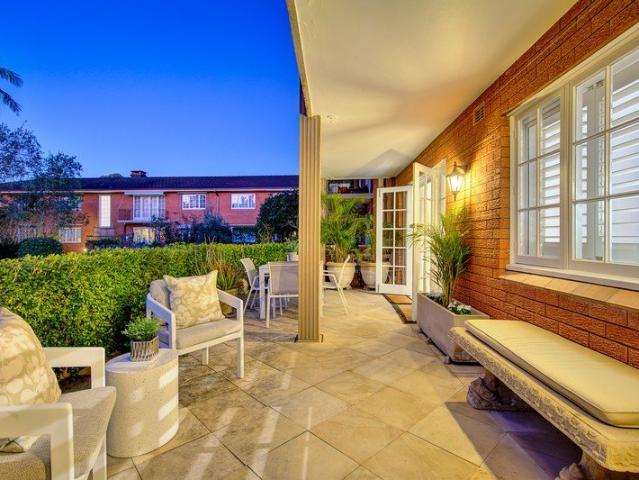 Elite Canford Court Rare East Side Garden Apartment | 300m Walk to Rail & Village