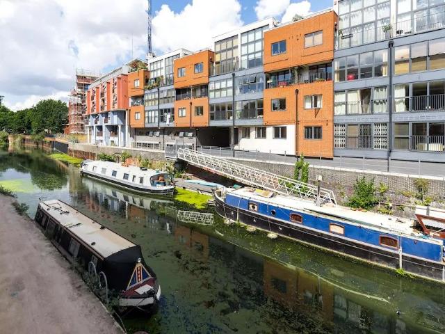 Elite House, 15 St Annes Street, London E14, 2 bed flat to rent, £2,300 pcm | PrimeLocation