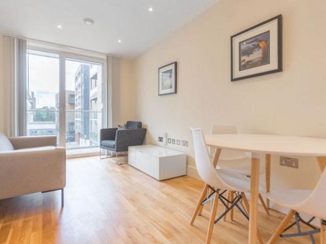 Elite House, Limehouse E14, 2 bed flat to rent, £2,200 pcm | PrimeLocation
