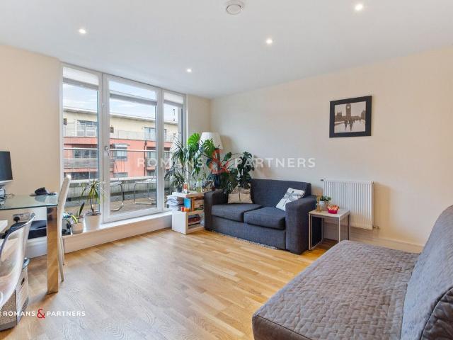 Elite House, Limehouse E14, 2 bed flat to rent, £2,300 pcm | PrimeLocation