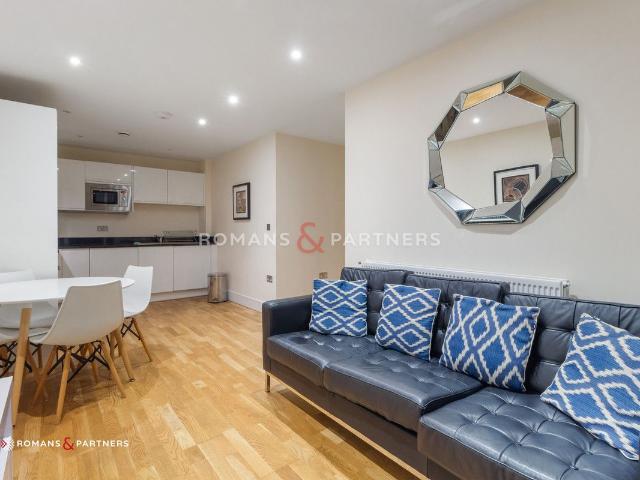 Elite House, Limehouse E14, 2 bed flat to rent, £2,400 pcm | PrimeLocation