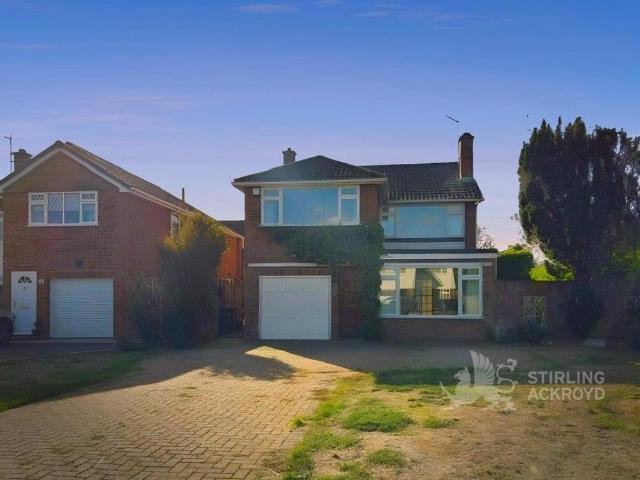 Elizabeth Gardens, Sunbury on Thames. 4 bed detached house to rent £2,950 pcm £681 pw