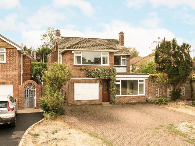Elizabeth Gardens, Sunbury On Thames TW16, 4 bed property to rent, £2,950 pcm | PrimeLocation