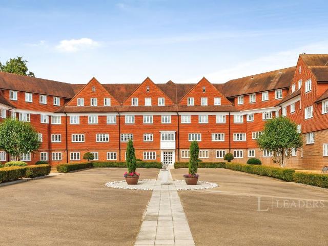 Elizabeth House, Elizabeth Drive, Banstead SM7, 2 bed flat to rent, £1,795 pcm | PrimeLocation