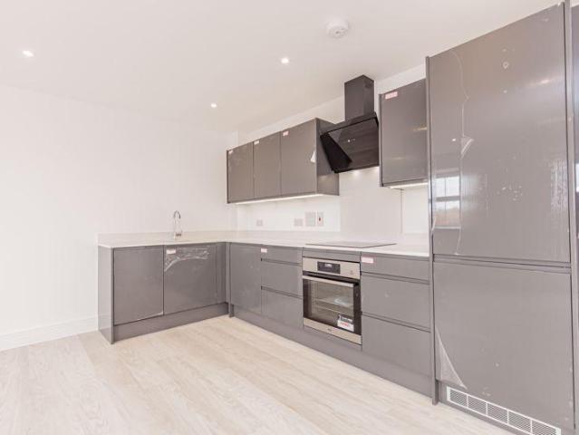 Elizabeth Jennings Way, Oxford 2 bed apartment to rent £2,500 pcm £577 pw