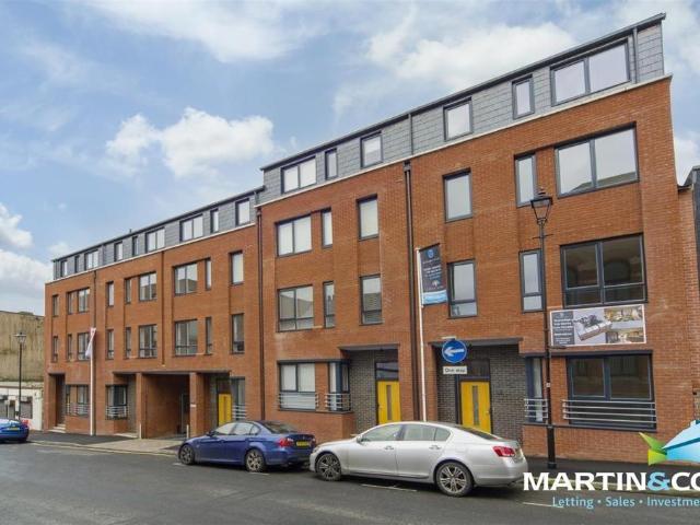 Elizabeth Place, Tenby Street North. 4 bed townhouse to rent £2,400 pcm £554 pw
